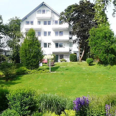 B Am Kurpark Апартаменты *